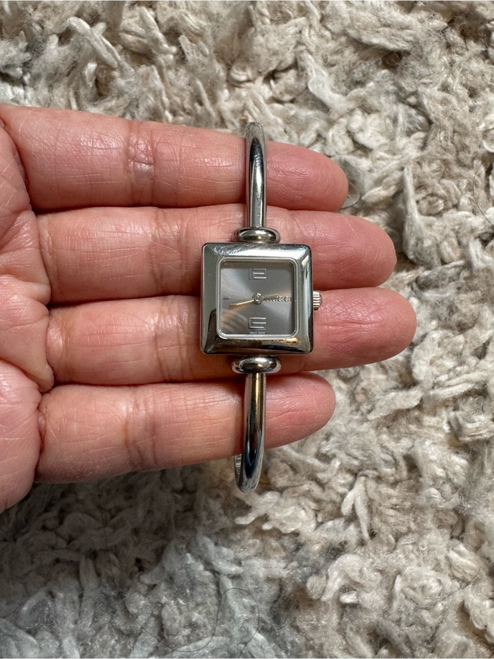 Gucci 1900L Women’s Square Silver Bangle Watch